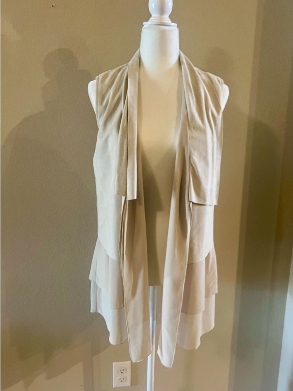 Sophie and Kate Light Beige Ribbon-Trim Label Detail